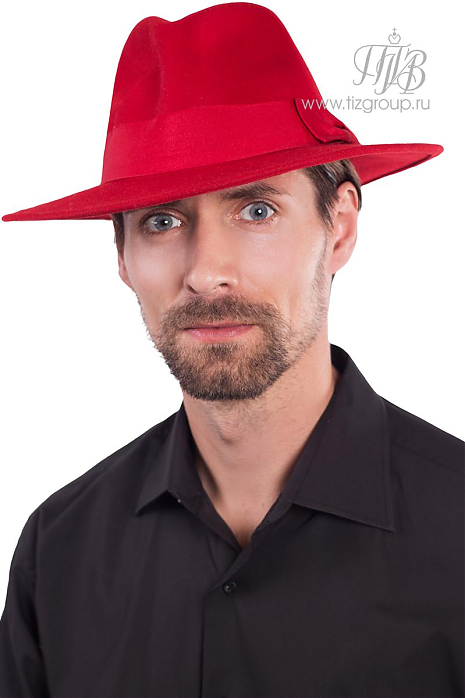 Шляпа красная